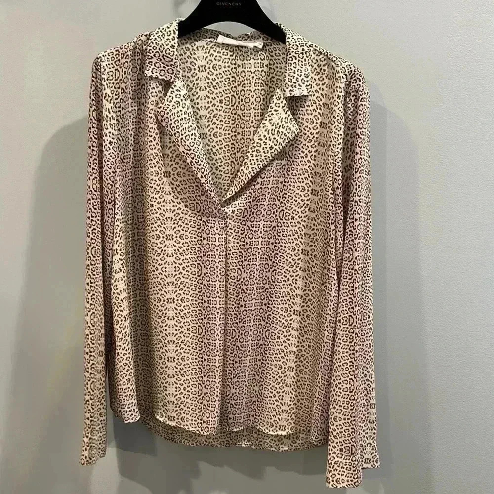 ⭐️ All in Favor - Long sleeve  Leopard print blouse. Size M